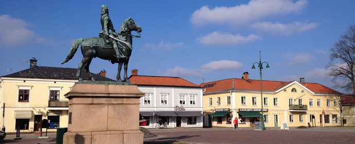 Bild: Stora Torget och Ryttarstatyn i Eksjö
