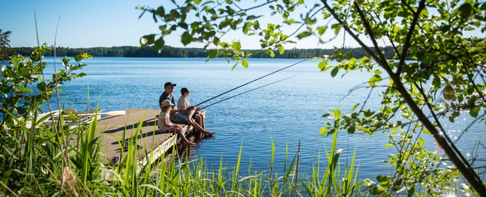 Bild: Fiske från en brygga vid Klinten.