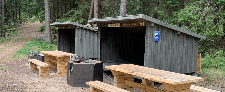 Vindskydd och grillplats vid Klinten.